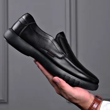 La Marca de lujo de los Hombres Casual Zapatos Slip-hombre, Mocasines, Zapatos de Verano Con Agujeros de Negocios de Cuero Genuino Zapatos de los Hombres de Gran Tamaño 38-47